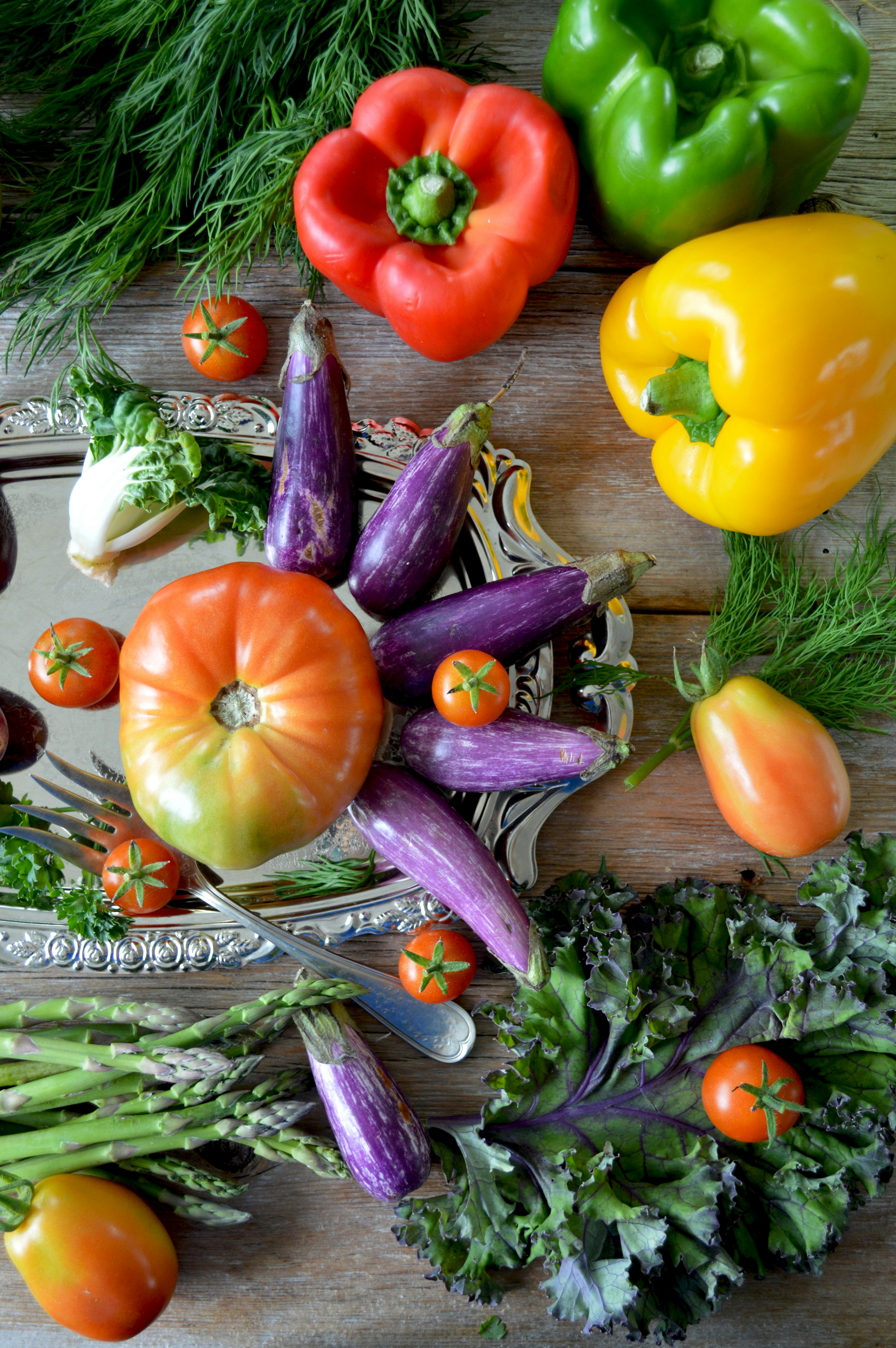 This picture is part of a set of photos that were taken towards the end of the summer to realize one of my projects that was close to my heart: making a calendar for the coming year. Because I like to admire the colour and textures, vegetables are an excellent choice because they can offer a whole show for the eyes all year round! Visit my website to find out this calendar named Harvest Collection! by Gone Greenish bunch of vegetables