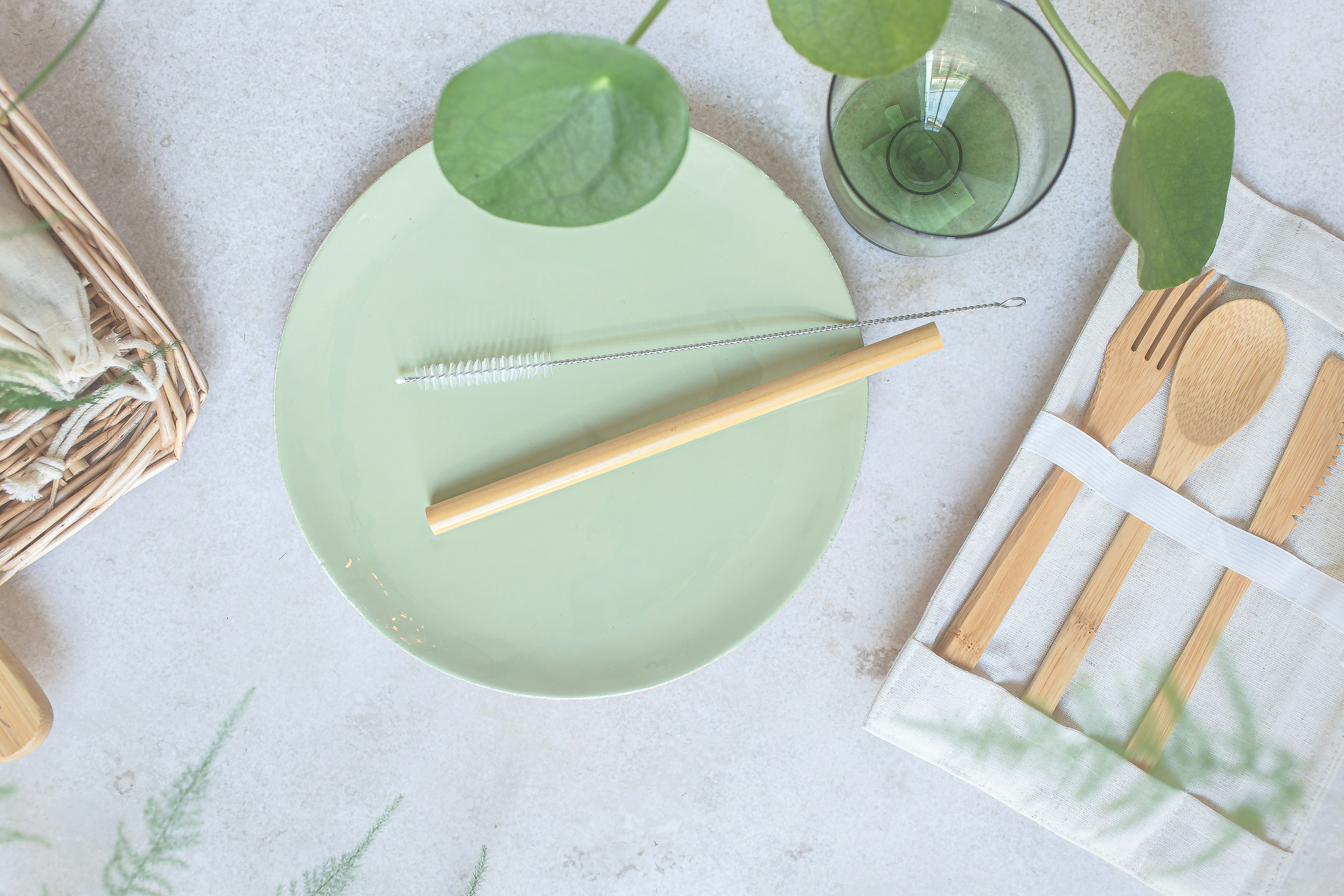 Zero waste. Zero waste is a set of principles focused on waste prevention that encourages the redesign of resource life cycles so that all products are reused. The goal is for no trash to be sent to landfills, incinerators or the ocean. These products are from the Dutch company Betere Producten. by Gone Greenish a green plate with a fork, knife, and napkin on it